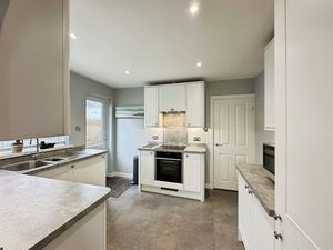 Photo 15- click for photo gallery